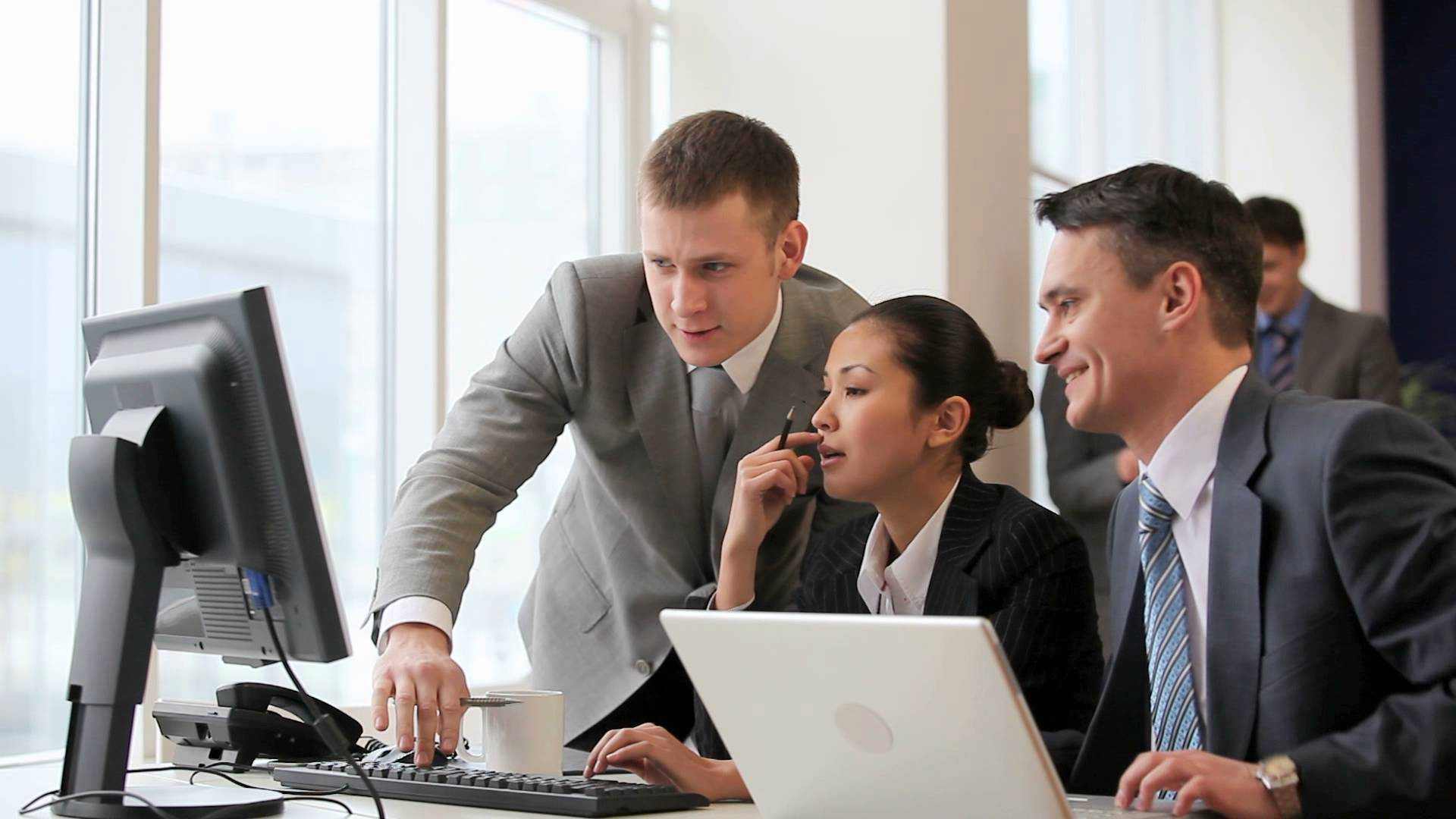 How to Use Nonverbal Cues to Support Effective Workplace Communication